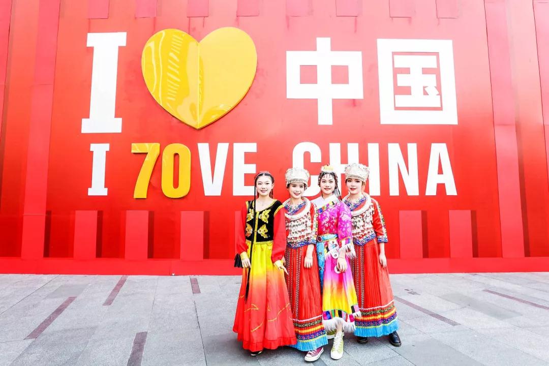 这个周末打卡壹方城，最燃“爱我中华·庆国庆70周年主题模型展”