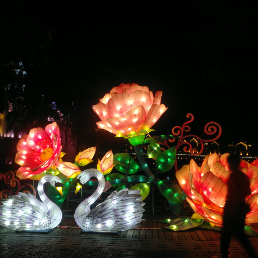 东部华侨城茶溪谷夜场10元起，看梦幻4D钢花秀、篝火狂欢夜！