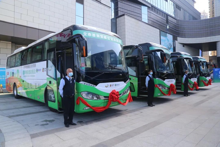 免费乘车！深圳首条氢能公交示范线今天正式开通！