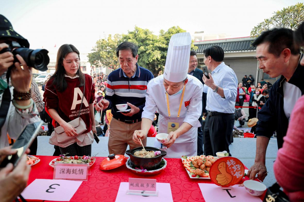 香煎、碳烤、酥炸……蚝的百种吃法，24日沙井金蚝节约定你