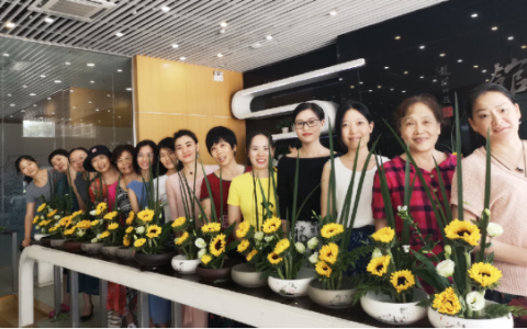 【免费报名】静怡雅致 花艺学堂——深图邀你开启秋天的第一场插花约会
