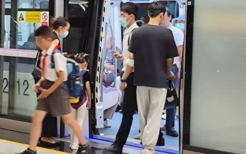 开学季，学生可以这样乘坐地铁→