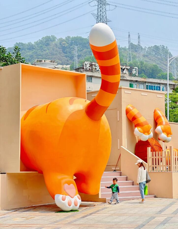 深圳惊现巨型猫猫，快来打卡吧！