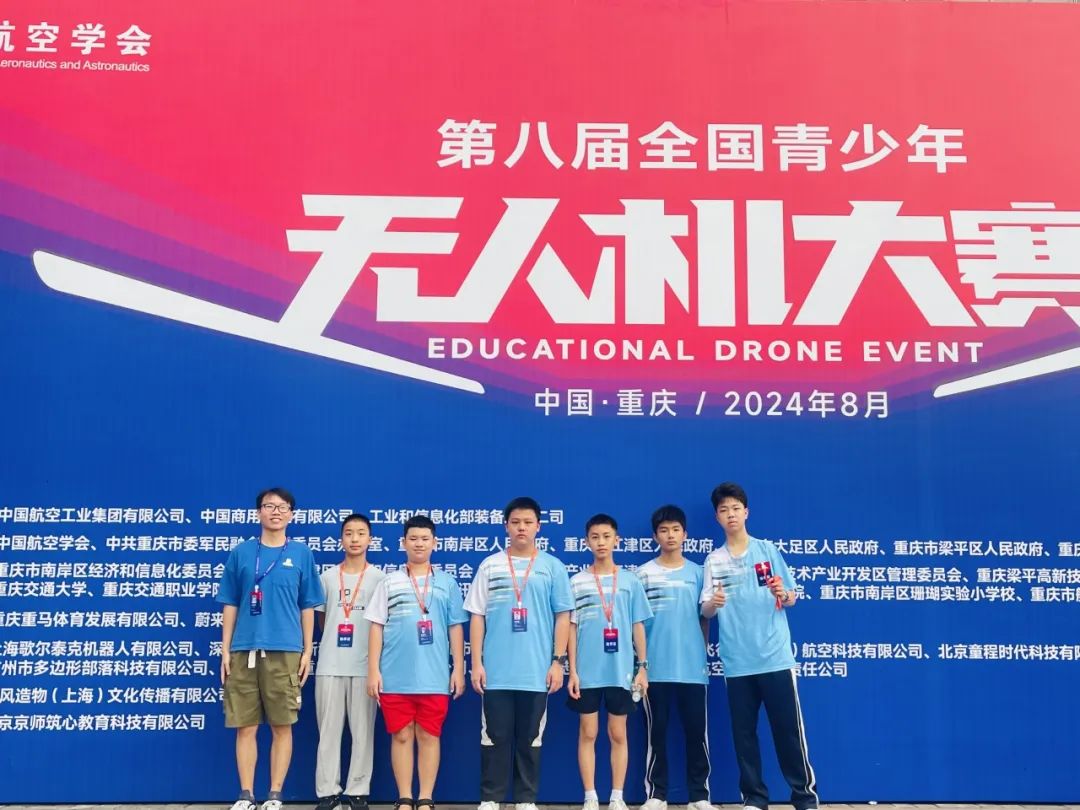 月19日，来龙华书城体验一场科技狂欢！"